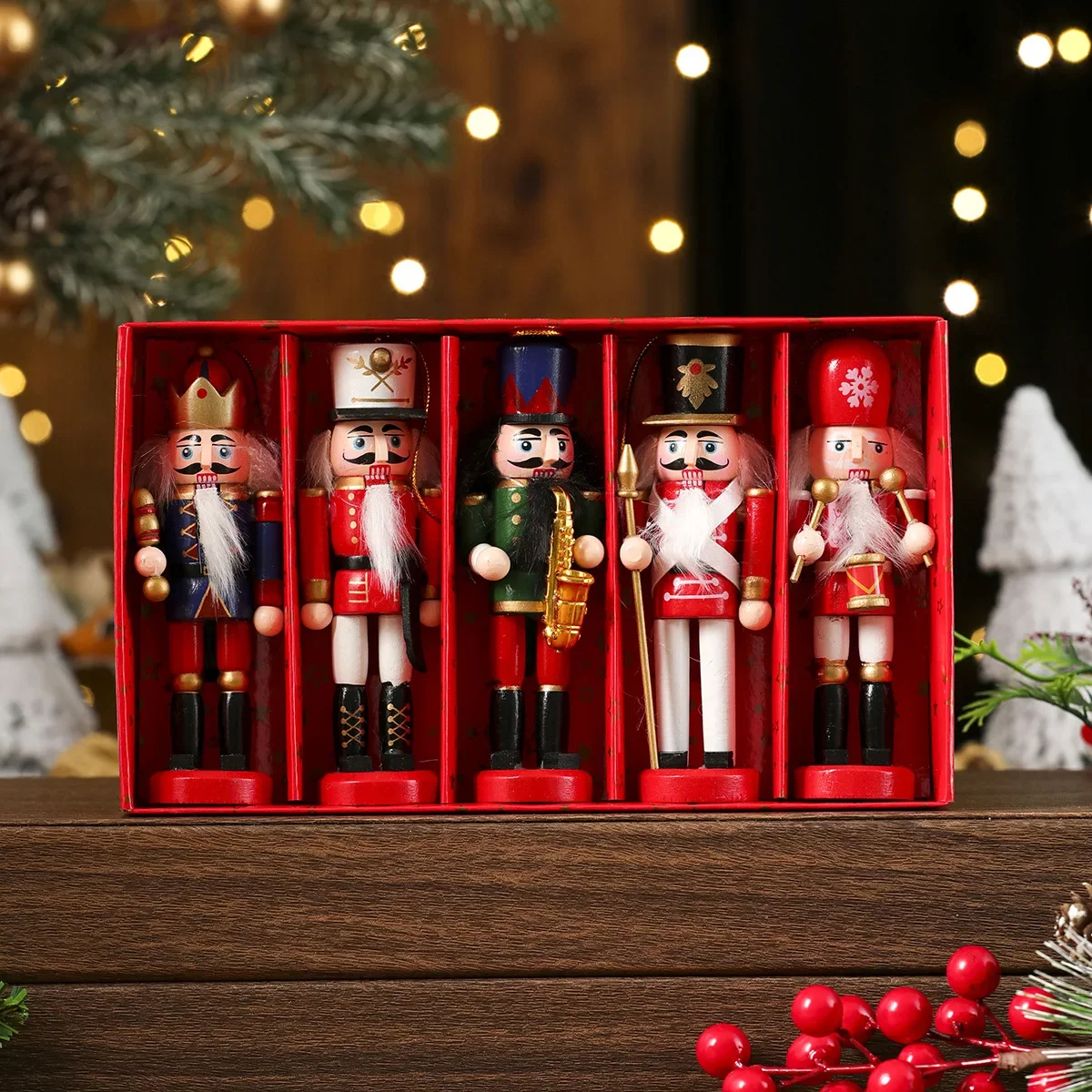مجسمة محمولة لعيد الميلاد على  - مراجعة Nutcracker Figurine وسعره